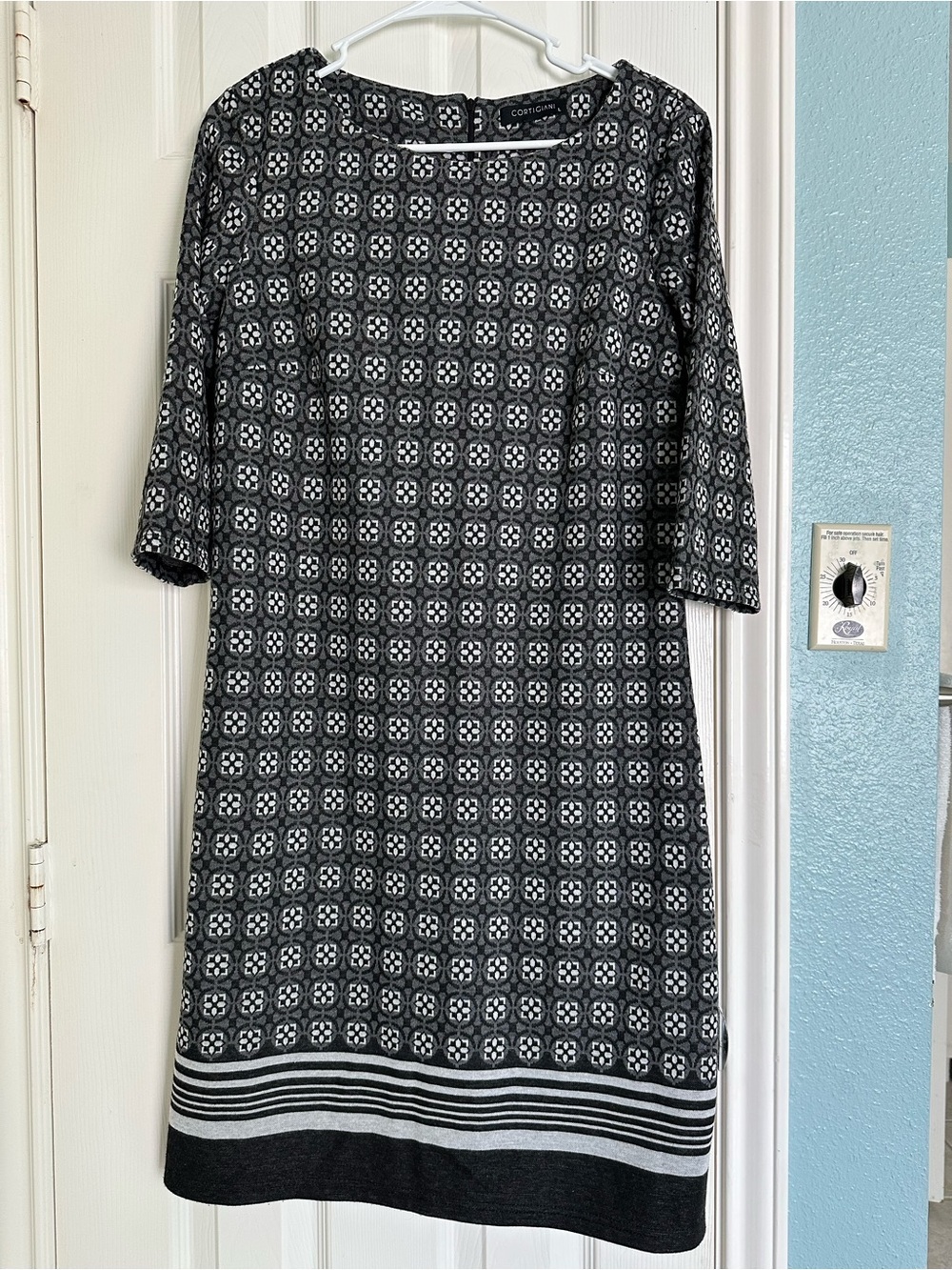 Cortigiani Elbow Sleeve Stretch Sheath Dress black and white geometric size L